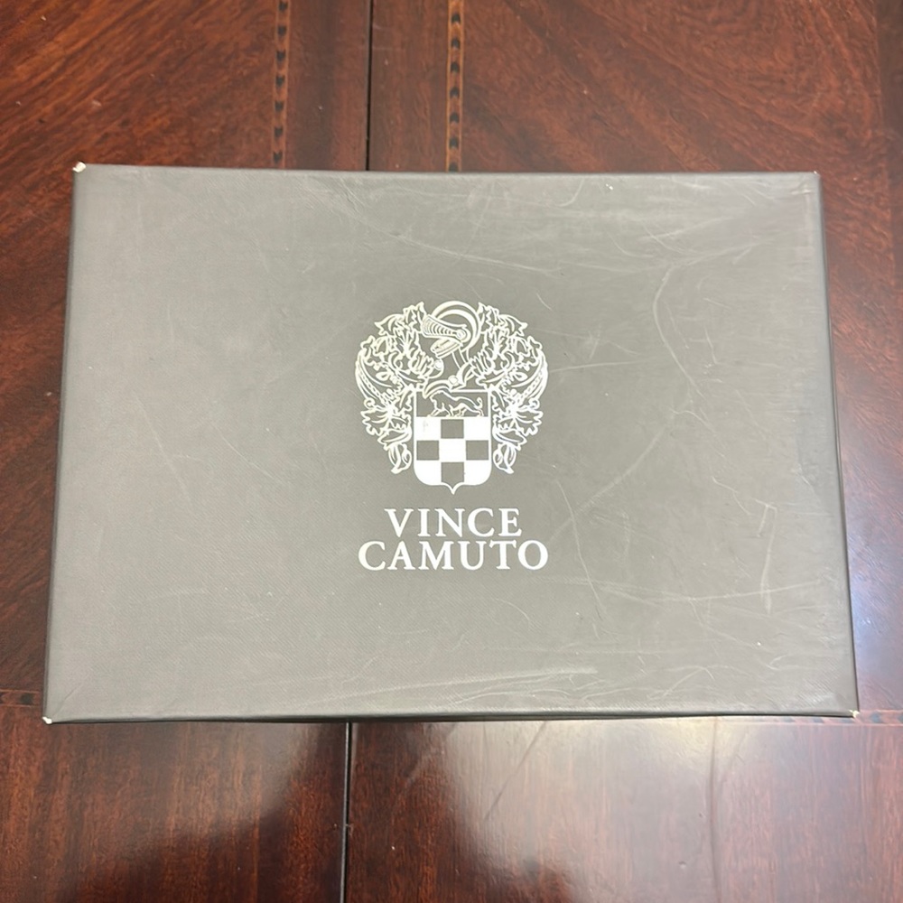 Vince Camuto